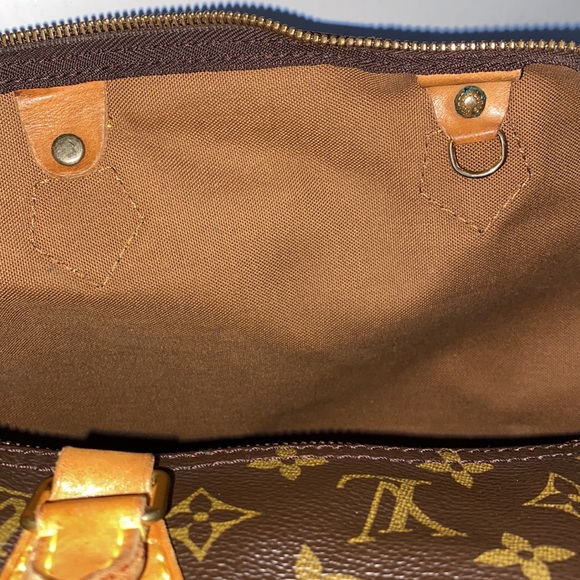 Authentic Louis Vuitton Monogram Speedy 40 - Picture 7 of 15
